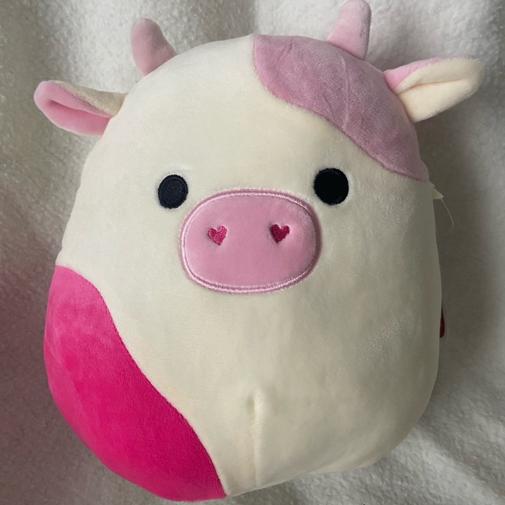 Caedyn 8” squishmallow pink cow
